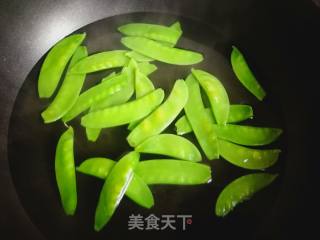Fried Bacon with Snow Peas recipe