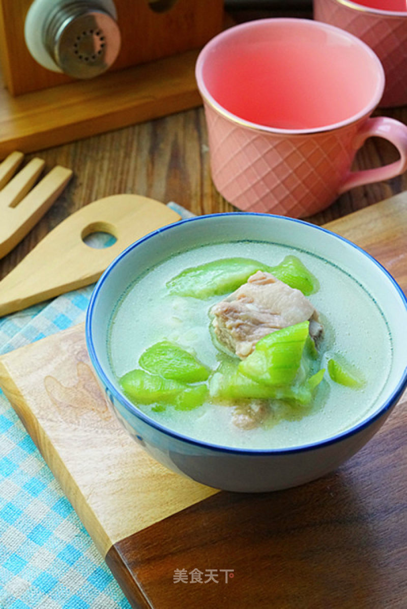 Spare Ribs and Loofah Soup recipe