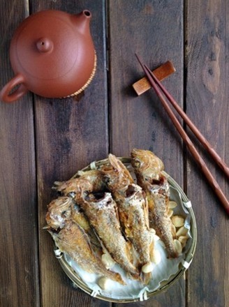 Crisp to The Bone-fried Small Yellow Croaker recipe