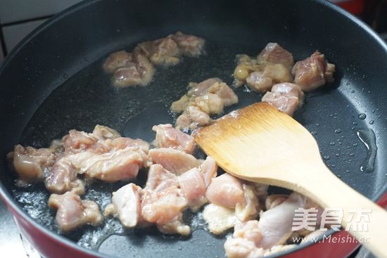 Stir-fried Walnut Chicken with Sauce recipe