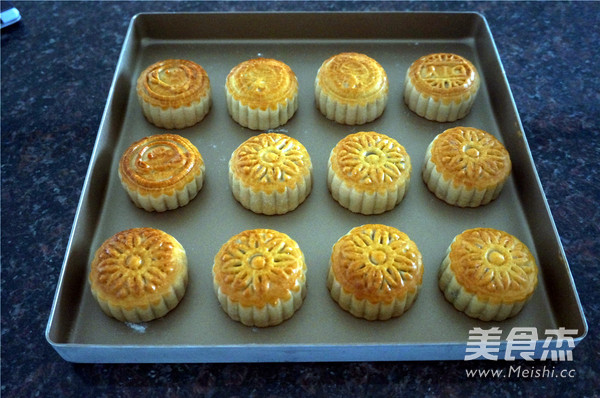 Cantonese-style Moon Cakes recipe