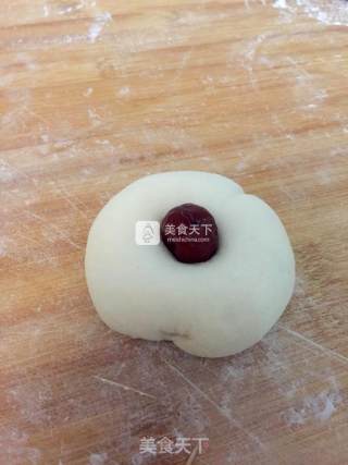 Chinese New Year Fancy Steamed Bun with Bean Paste recipe