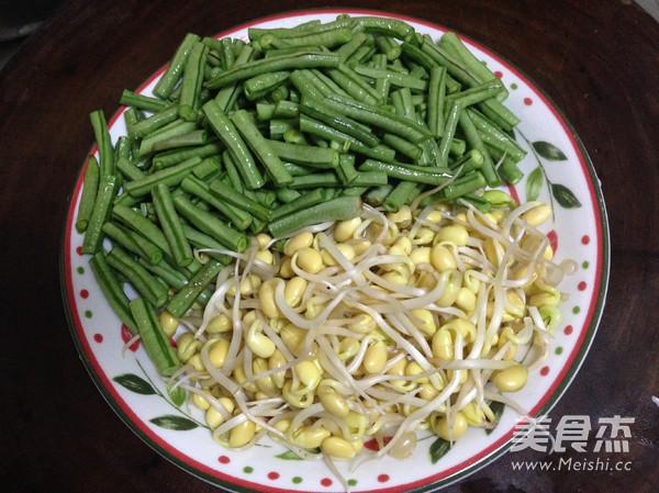 Steamed Noodles with Cowpea recipe