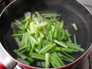 Celery with Sea Rice recipe