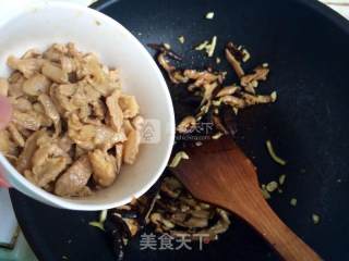 Green Pepper and Shiitake Pork Slices recipe