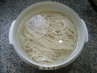 Fried Noodles with Golden Needle Mushroom and Rice White recipe