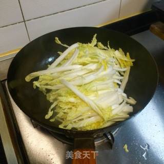 Chinese Cabbage Mixed with Enoki Mushrooms recipe