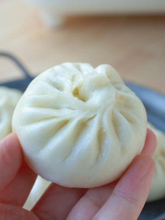 In The Spring, The Flu is High. Steam The Steamed Buns with this Dish, Which is White and Soft.