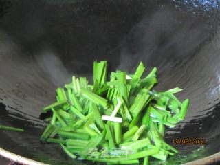 Shrimp with Leek and Dried Tofu recipe