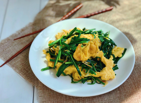 Scrambled Eggs with Leek and Shrimp Skin recipe