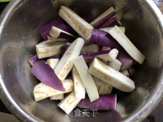 Sauce Stir-fried Eggplant Sword Beans#蛋plant# recipe