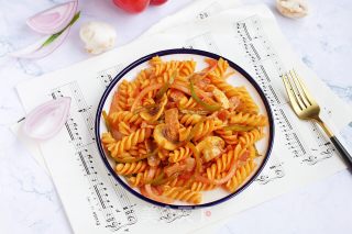 Spaghetti with Bacon and Green Pepper recipe
