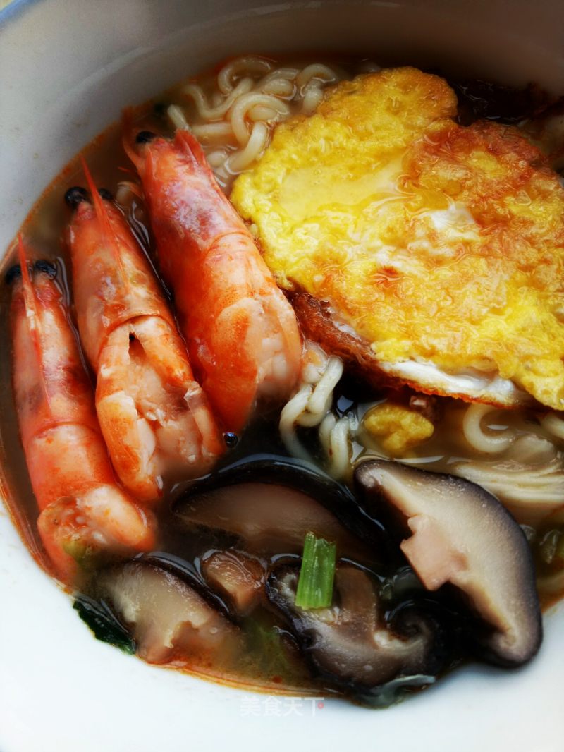 Instant Noodles with Shrimp and Shiitake Mushroom recipe