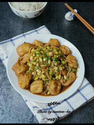 Vegetarian Dishes Taste Meaty-homemade Soybean Sprouts Fried Tofu with Oil recipe