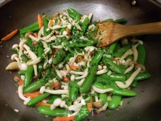 Stir-fried Double Mushrooms with Sweet Beans recipe