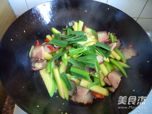 Stir-fried Bacon with Melon recipe