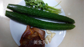 Pork Head Meat Mixed with Cucumber recipe