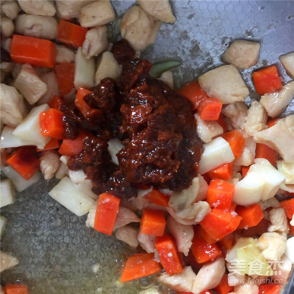 Stir-fried Chicken with Delicious Sauce recipe