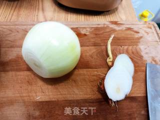 Stir-fried Shredded Pork with Onion recipe