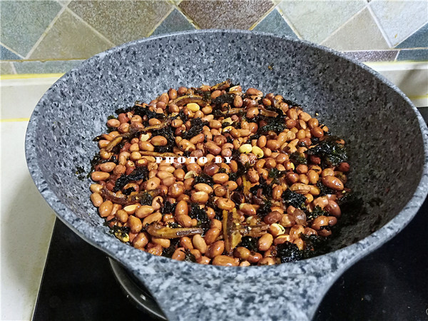 New Year's Eve Hard Vegetables with Seaweed and Peanuts recipe