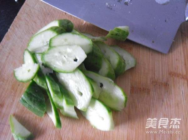 Fried Cucumber Slices with Pleurotus Eryngii recipe