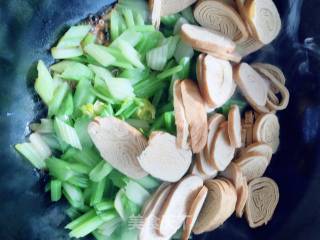 Stir-fried Celery with Pork Bean Rolls recipe