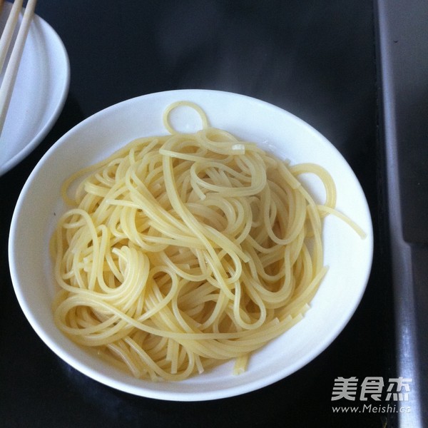Spaghetti with Onion Bolognese recipe