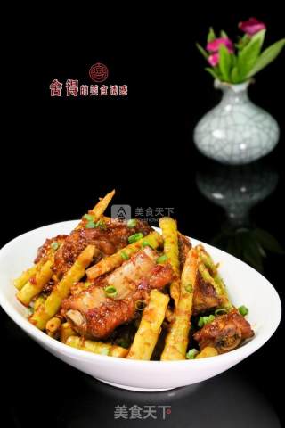Spring Delicacy [small Bamboo Shoots Grilled Ribs] recipe
