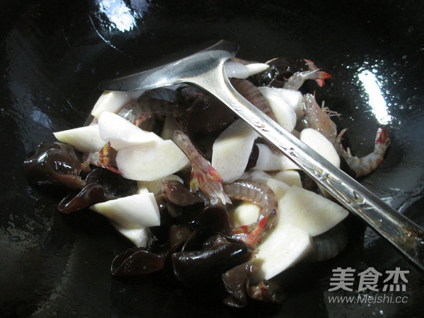 Black Fungus Zizania Shrimp recipe