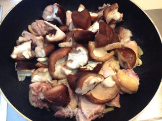 Simple and Easy to Make Delicious Mushroom Chicken Soup recipe