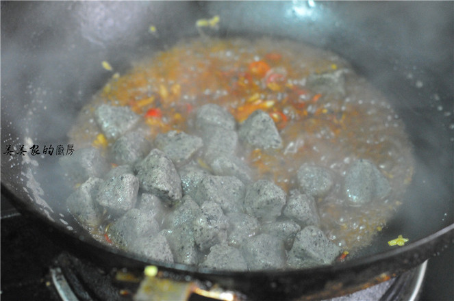 Stir-fried Black Sesame Balls recipe