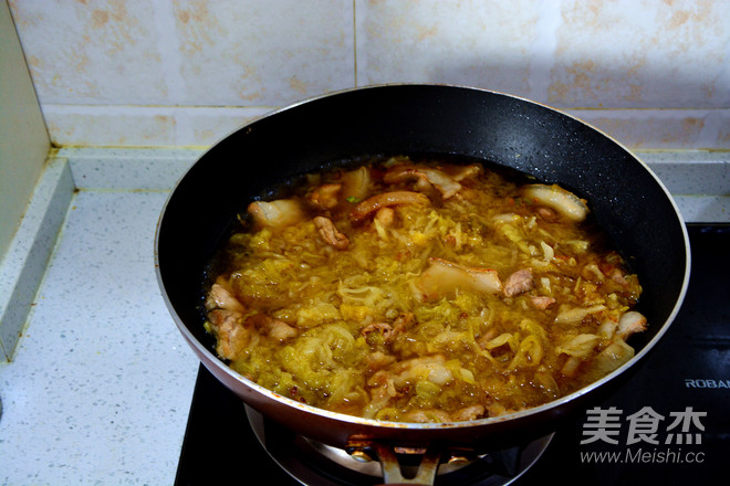 Sauerkraut Stewed White Meat recipe