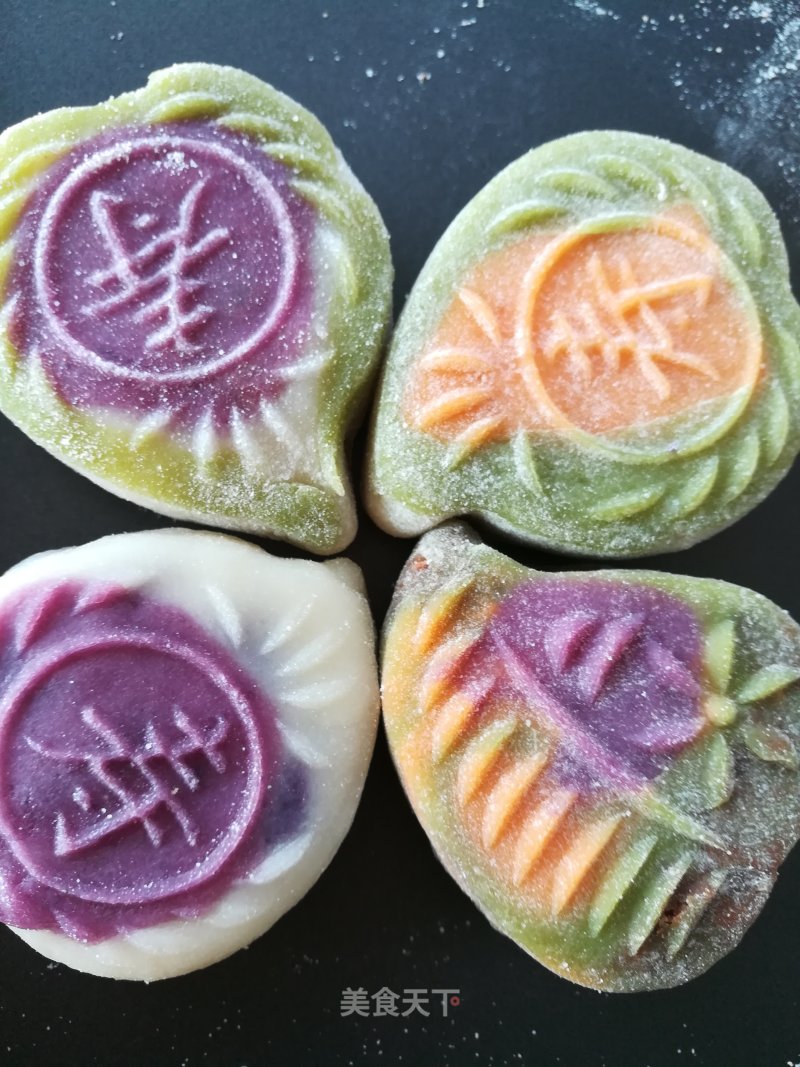 Colorful Snowy Mooncakes