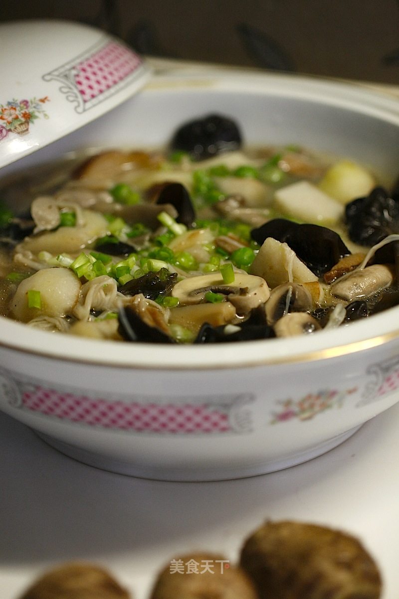 Mushroom and Taro Soup recipe