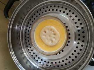 Steamed Eggs in Lotus Root Box recipe