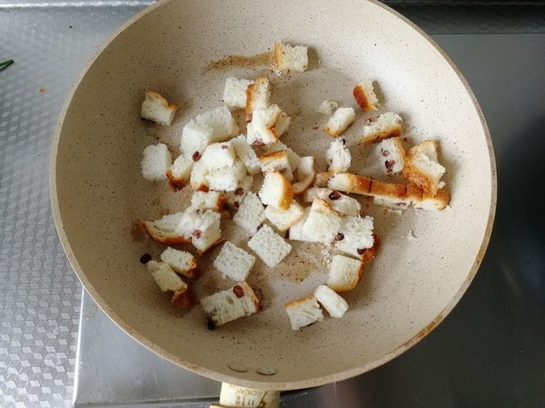 Banana Yogurt with Fried Diced Toast recipe