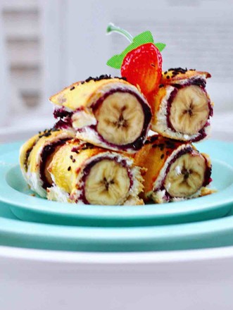 Quick Breakfast-banana Blueberry Toast Roll