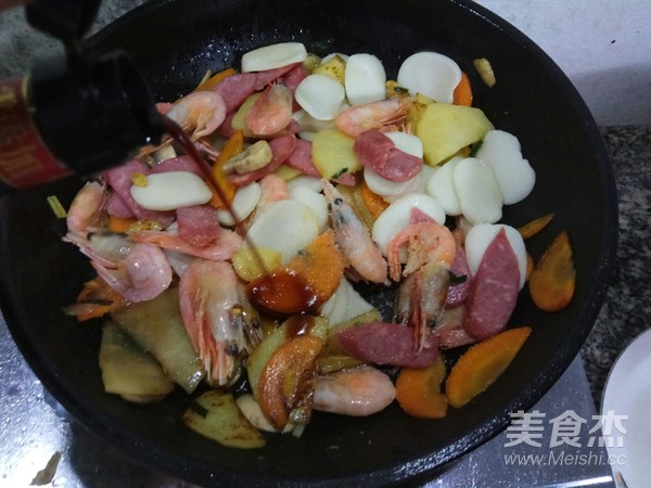 Arctic Shrimp and Sausage Rice Cake in Claypot recipe