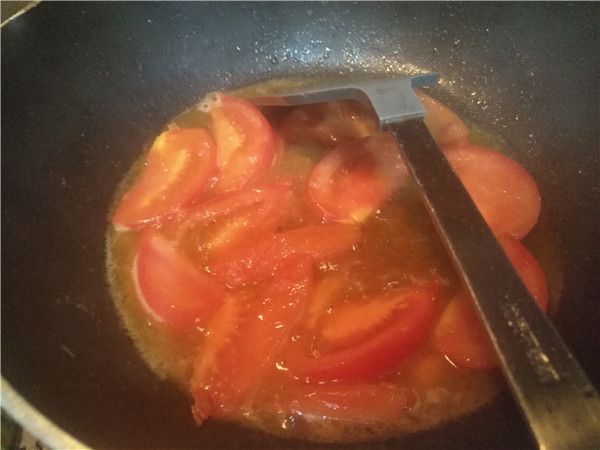 Tomato and Egg Udon Noodles recipe