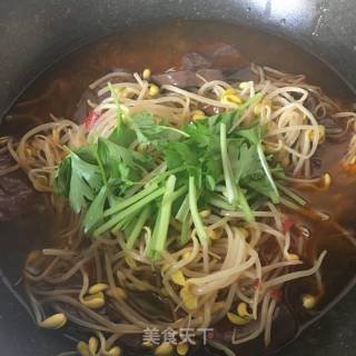 Stir-fried Bean Sprouts with Duck Blood recipe