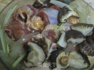 Mushroom Chicken Claypot Rice recipe