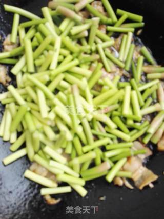 Stir-fried Pork Belly with Garlic Moss recipe