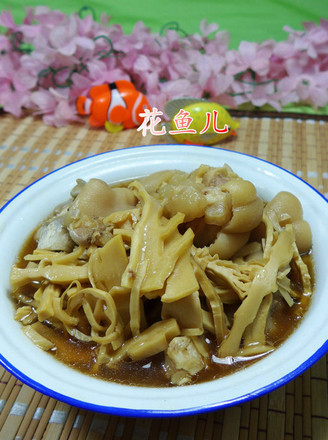 Boiled Pork Trotters with Bamboo Shoots