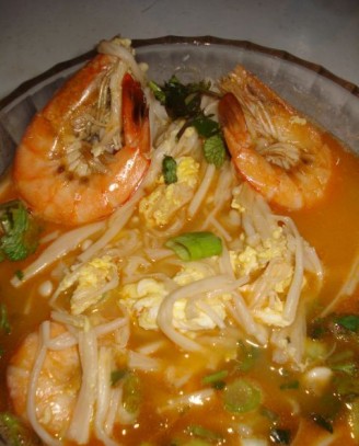Golden Needle Shrimp Soup