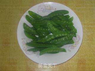 Fried Pork with Snow Pea recipe