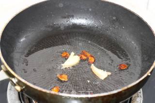 Stir-fried Tofu with Garlic Sprouts recipe