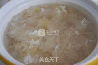 Radish and Rock Sugar Tremella Soup recipe