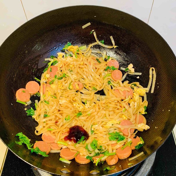 Fried Noodles with Ham and Egg recipe