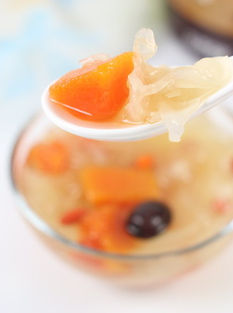 Stewed Papaya with Tremella and Red Dates recipe