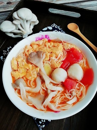 Hot Noodle Soup with Tomato Sauce